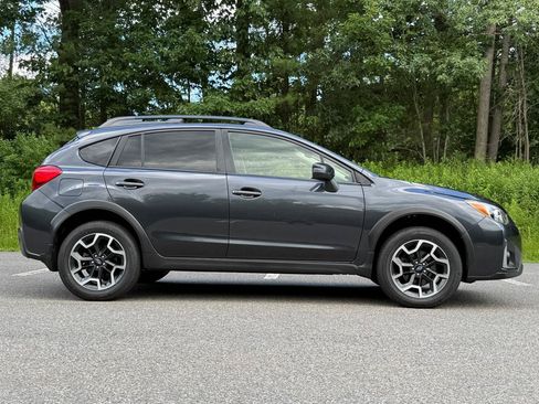 Used 2017 Subaru Crosstrek 2.0i Limited AWD/4WD image 4