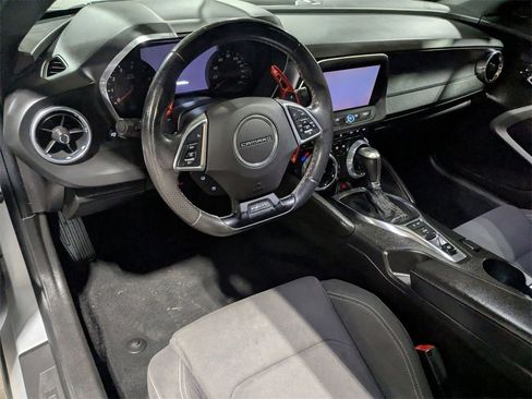 Used 2017 Chevrolet Camaro SS image 10