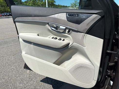 Used 2024 Volvo XC90 B6 Plus AWD/4WD image 24