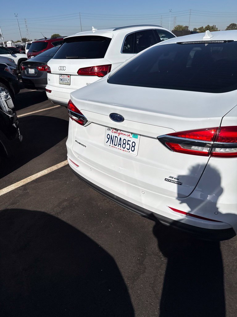 Used 2020 Ford Fusion SE FWD image 9