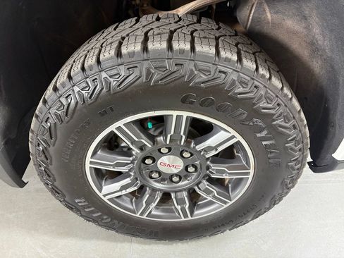Used 2025 GMC Sierra 1500 AT4 AWD/4WD image 11