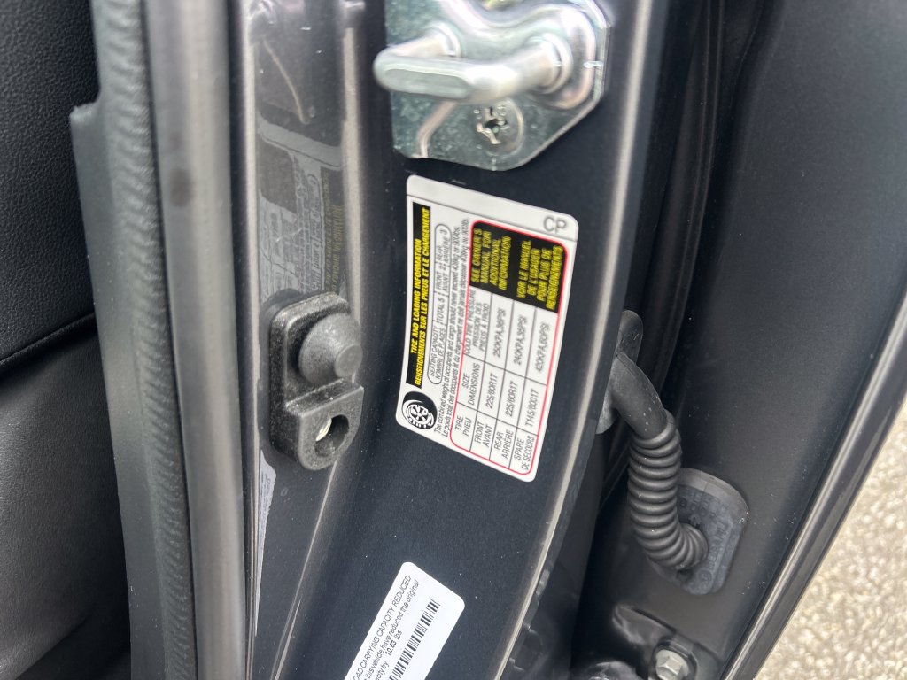 Certified 2023 Subaru Forester Premium AWD/4WD image 28