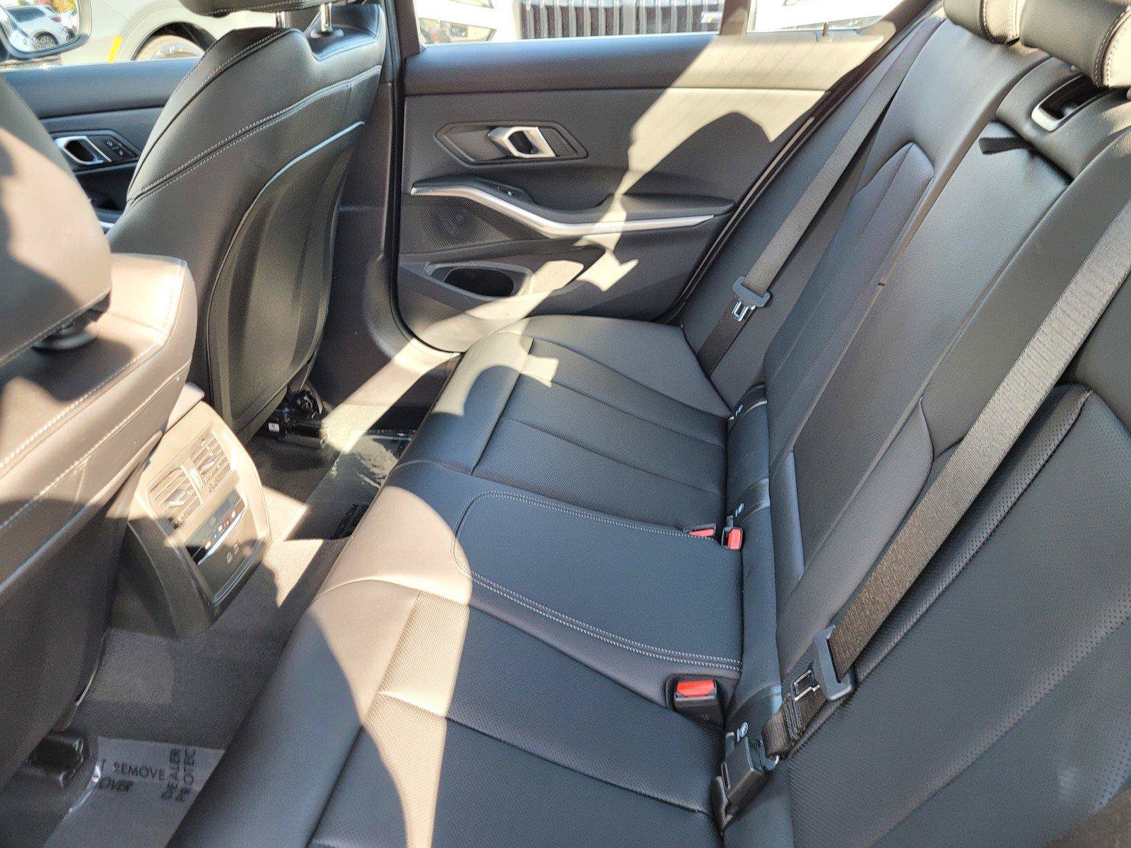 Used 2026 BMW 330i Sedan w/ Convenience Package RWD image 16