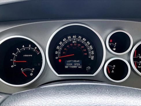 Used 2017 Toyota Sequoia Limited w/ Safety & Convenience Package AWD/4WD image 26