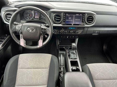 Used 2021 Toyota Tacoma TRD Off-Road image 12
