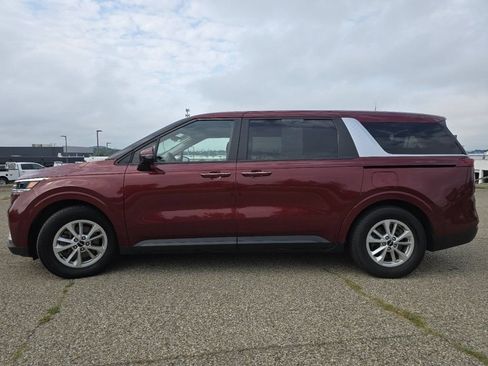 Used 2022 Kia Carnival LX FWD image 16