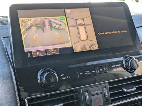 Used 2024 INFINITI QX80 Luxe RWD image 16
