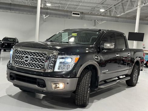 Used 2017 Nissan Titan Platinum Reserve image 15