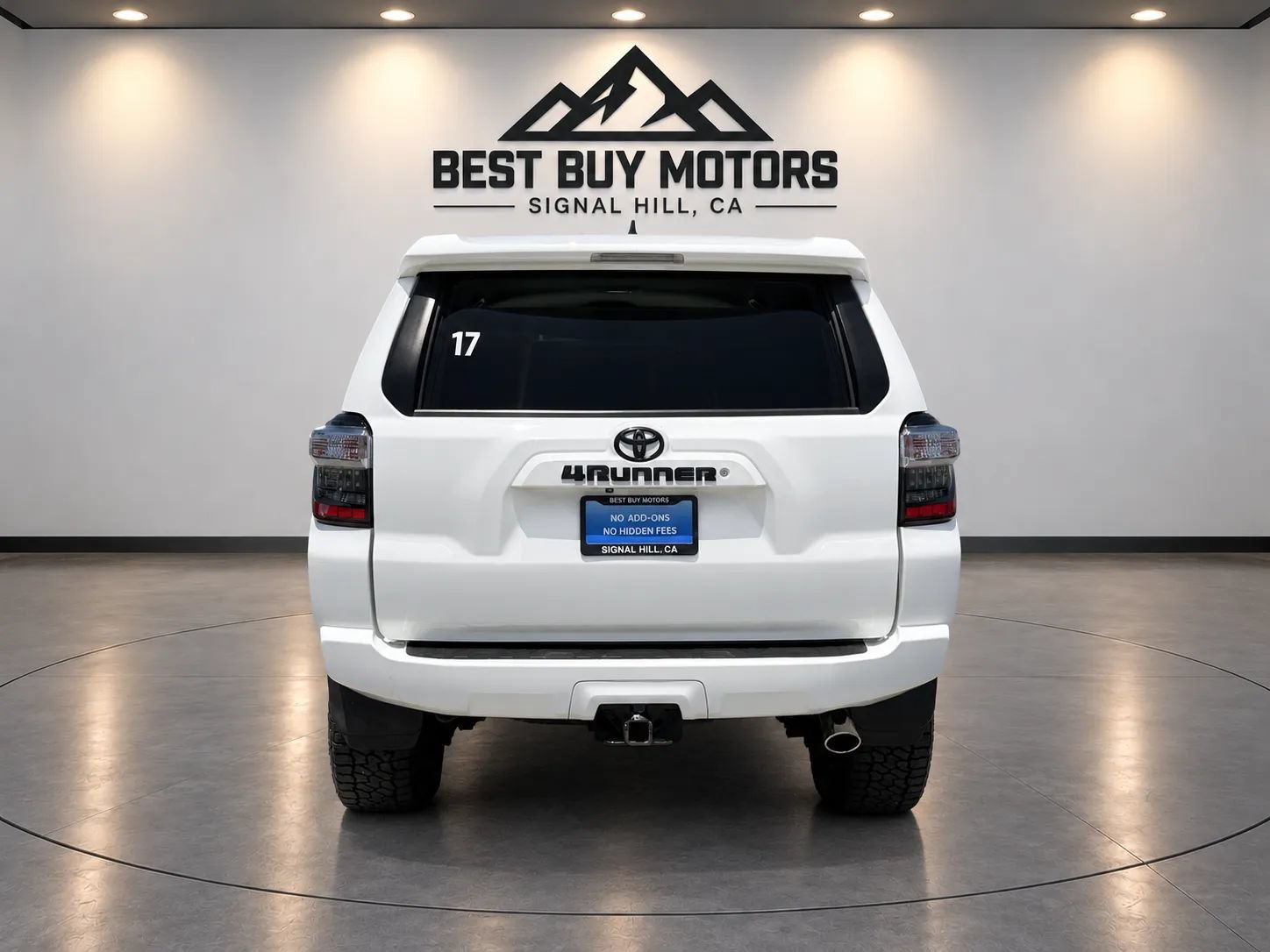 Used 2017 Toyota 4Runner SR5 AWD/4WD image 7