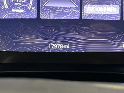 Used 2024 Jeep Grand Cherokee Limited w/ Black Appearance Package image 10