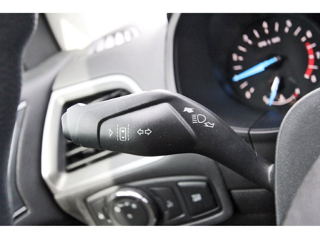 Used 2019 Ford Edge SE FWD image 21