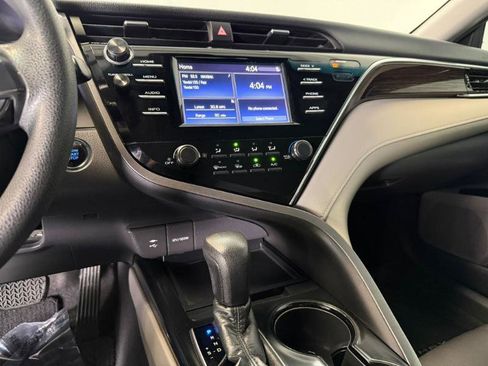 Used 2018 Toyota Camry LE w/ Convenience Package image 12