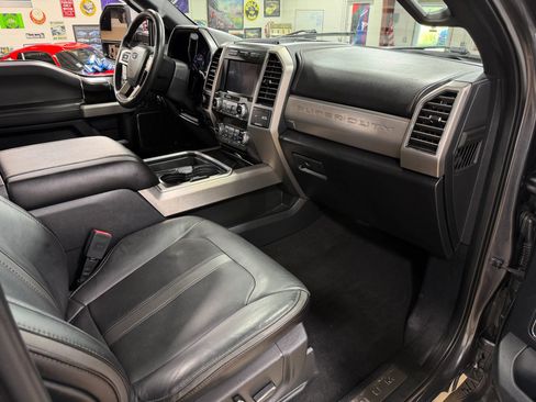Used 2019 Ford F250 Platinum w/ Platinum Ultimate Package AWD/4WD image 20