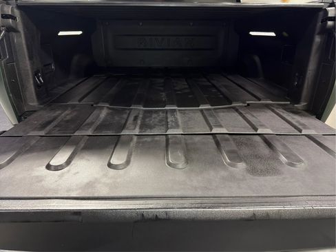 Used 2022 Rivian R1T Adventure image 11