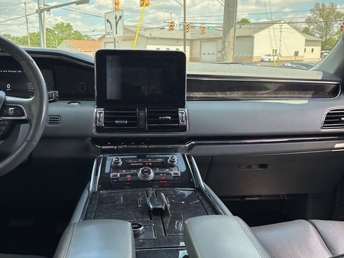 Used 2019 Lincoln Navigator Select AWD/4WD image 8