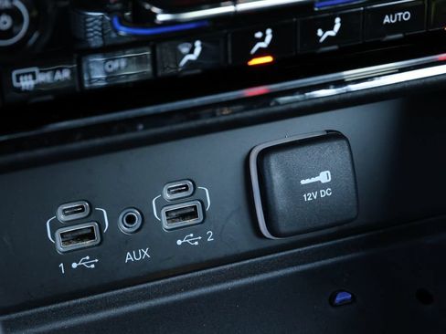 Used 2024 Jeep Grand Cherokee L Altitude AWD/4WD image 33