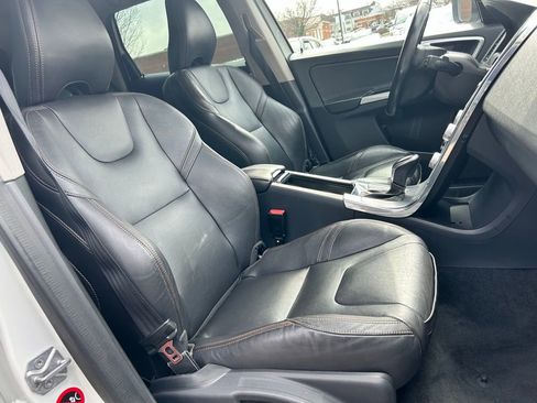 Used 2017 Volvo XC60 T6 Dynamic w/ Preferred Option Package image 11
