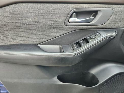 Used 2021 Nissan Rogue SV FWD image 22