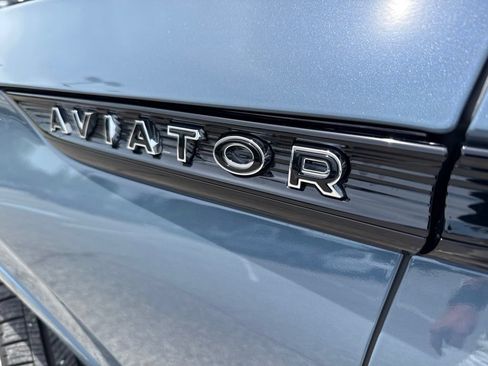Used 2025 Lincoln Aviator Black Label w/ Jet Appearance Package AWD/4WD image 2