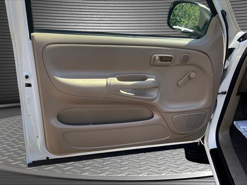 Used 2003 Toyota Tundra 2WD Regular Cab w/ All Weather Guard Pkg image 19