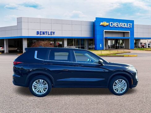 Used 2022 Mitsubishi Outlander ES image 6