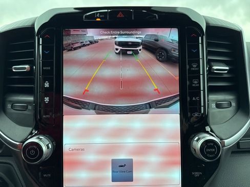 New 2026 RAM 1500 4x4 Crew Cab image 8