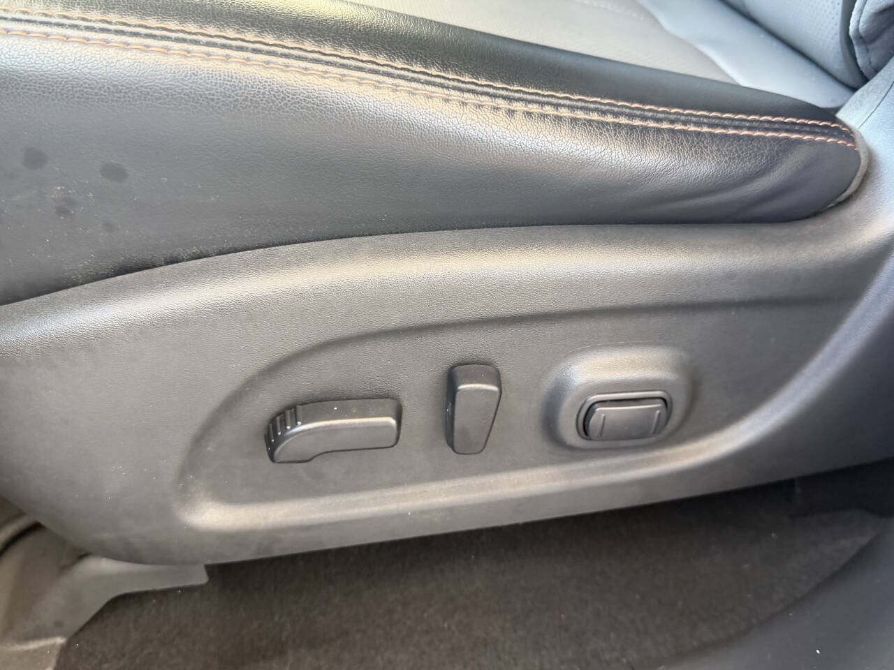 Used 2019 Nissan Pathfinder SL w/ Rock Creek Edition AWD/4WD image 5