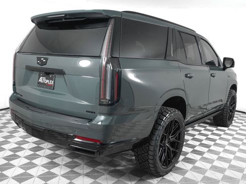 Used 2026 Cadillac Escalade Luxury w/ Touring Package AWD/4WD image 4