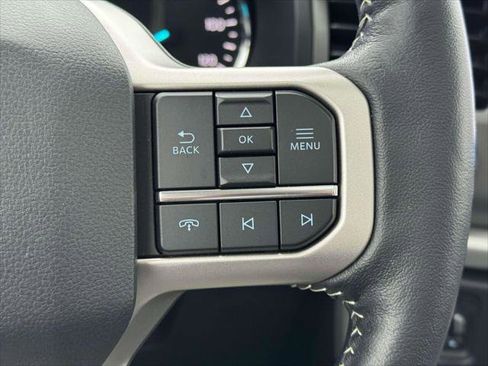 Used 2022 Ford Expedition XLT image 23