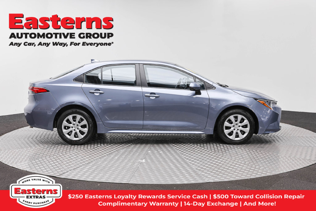 Used 2025 Toyota Corolla LE FWD image 5