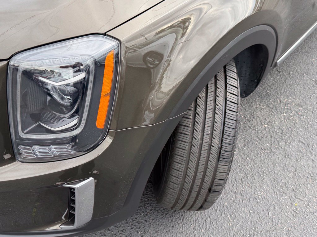 Used 2021 Kia Telluride EX FWD image 3
