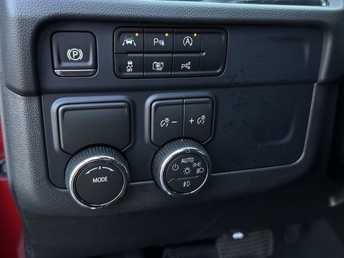 New 2026 Chevrolet Suburban LT w/ Comfort Package image 18