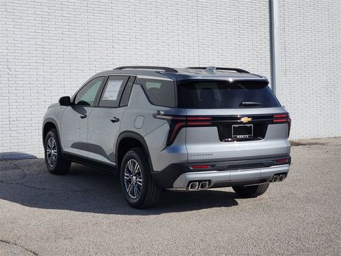 New 2026 Chevrolet Traverse LT w/ Driver Confidence Package image 3