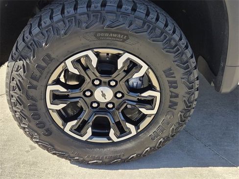 Certified 2024 Chevrolet Silverado 1500 ZR2 w/ Technology Package image 9