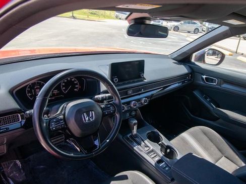 Used 2023 Honda Civic Sport image 5