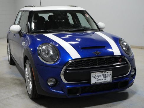 Used 2019 MINI Cooper S w/ Signature Upholstery Package image 11