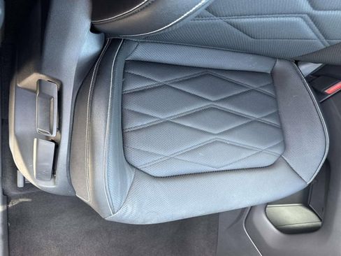 Used 2025 Volkswagen Atlas SE image 16