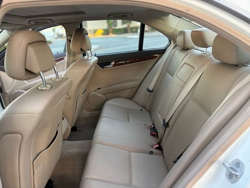 Used 2010 Mercedes-Benz C 300 Luxury image 12