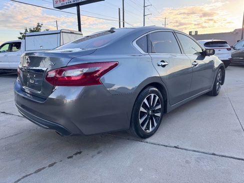 Used 2018 Nissan Altima 2.5 SV FWD image 11