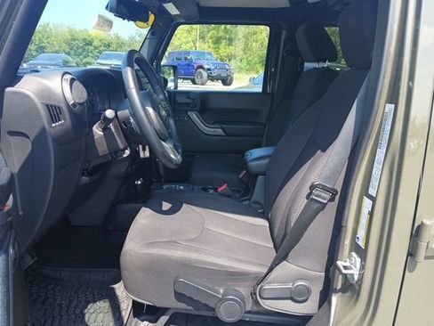 Used 2015 Jeep Wrangler Unlimited Sport w/ Quick Order Package 24S AWD/4WD image 15