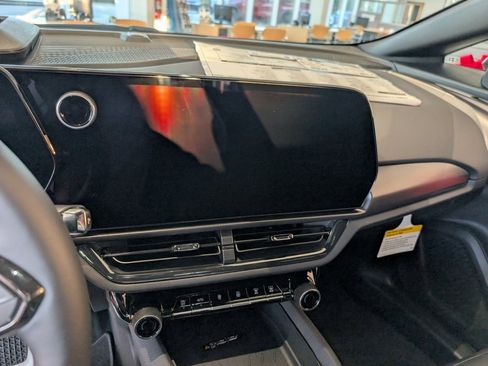 New 2026 Chevrolet Equinox EV RS image 20