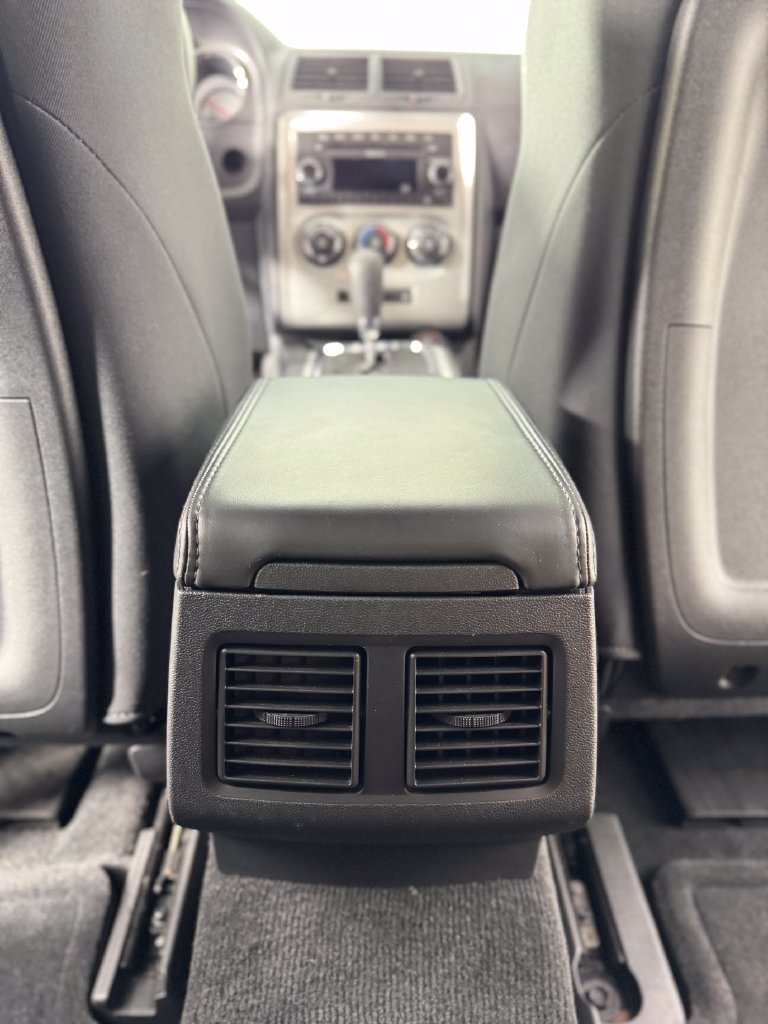 Used 2010 Dodge Challenger SE RWD image 19