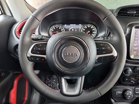 Used 2023 Jeep Renegade Trailhawk image 23