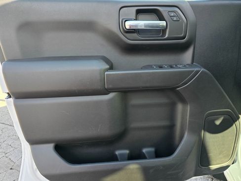 Used 2026 Chevrolet Silverado 1500 Custom Trail Boss w/ Turbomax Blackout Package image 9