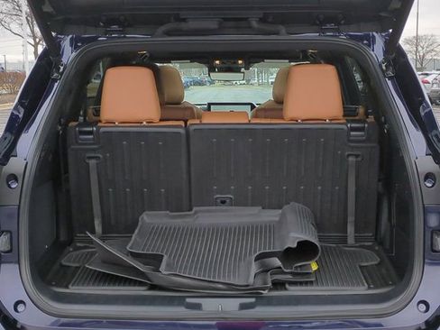 Used 2023 Toyota Highlander Platinum image 18
