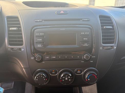 Used 2017 Kia Forte LX FWD image 8