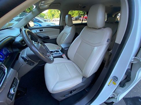Used 2023 Ford Explorer Platinum w/ Technology Package AWD/4WD image 24