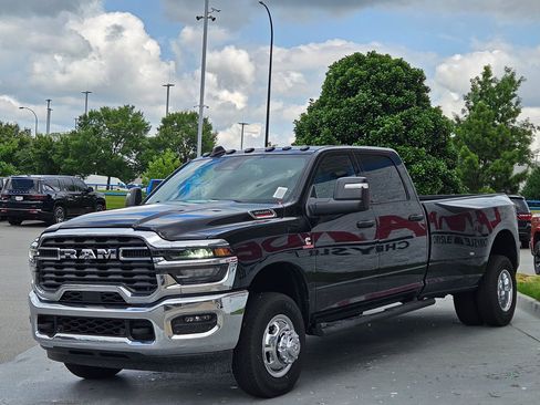 New 2026 RAM 3500 Tradesman AWD/4WD image 3