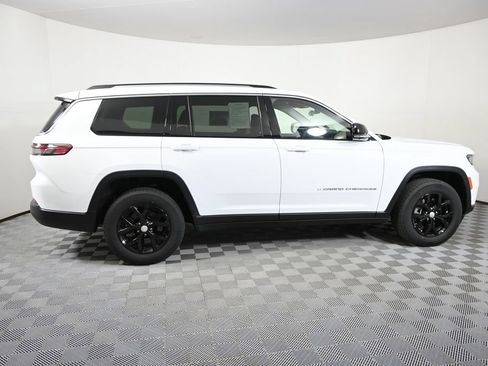 Used 2023 Jeep Grand Cherokee L Limited w/ Luxury Tech Group II AWD/4WD image 7