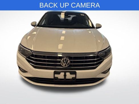 Used 2019 Volkswagen Jetta SEL Premium image 2